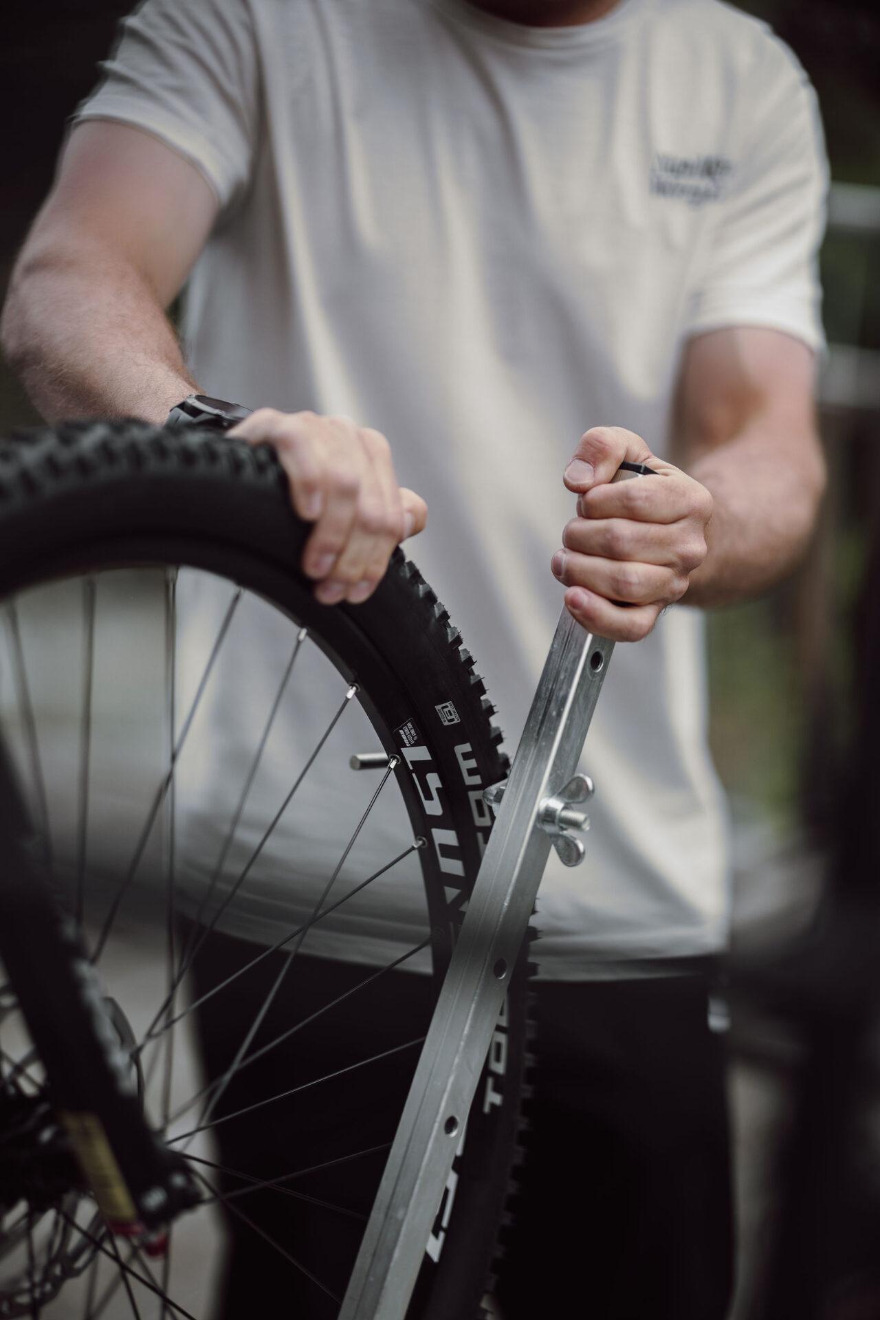 VK International Bevestigingshaken ganci portabici regolabili